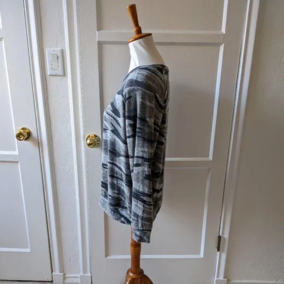 Buffalo David Bitton camo sweater size medium - Picture 5 of 6